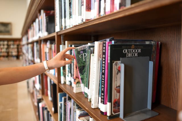 Listening - Test 8 - Guide to IELTS